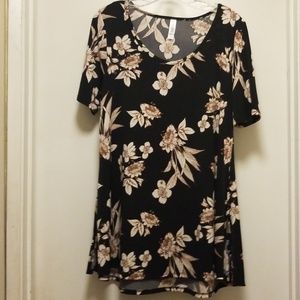 Lularoe medium Perfect T